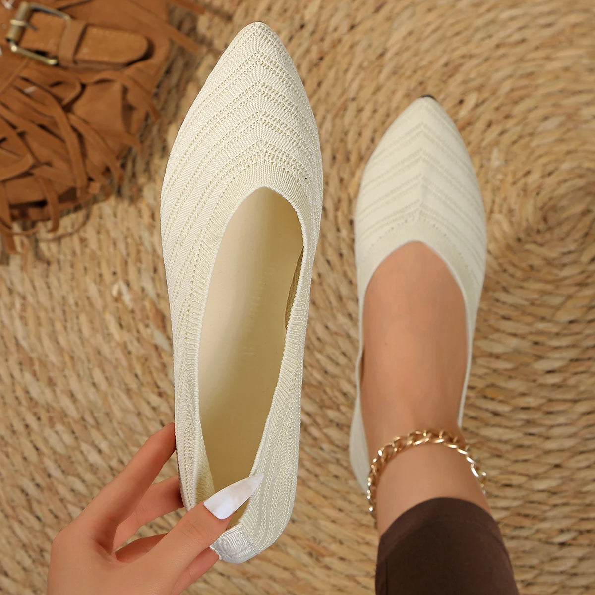 Women's Pointed Toe Flat Shoes Solid Color Knitted Slip on Shoes Casual Breathable Ballet Flats Women Flat Shoes Loafers Women