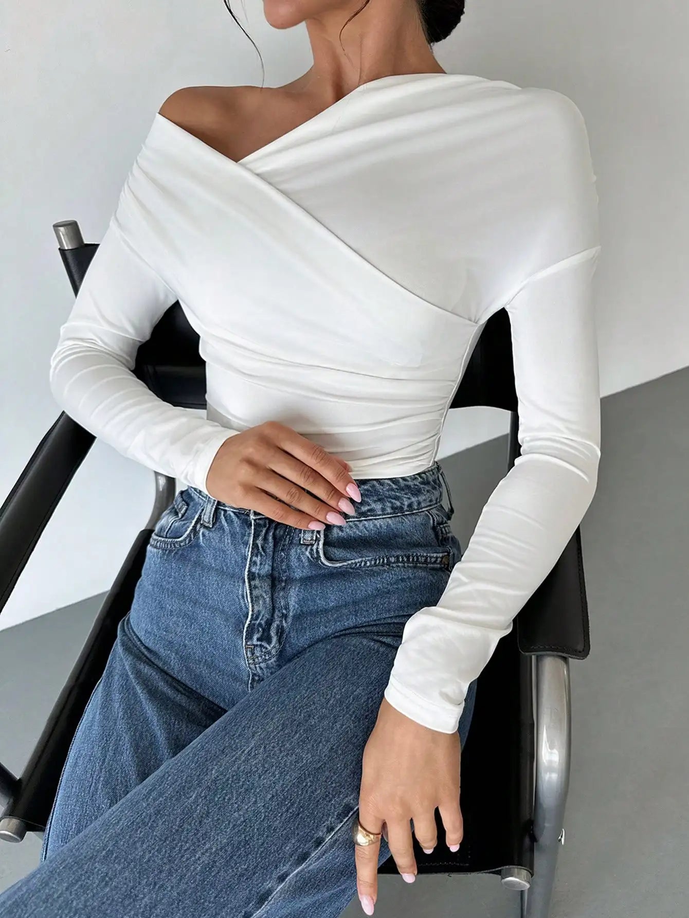 A line shoulder long sleeve top for women new autumn slim temperament short off-the-shoulder knitted T-shirt