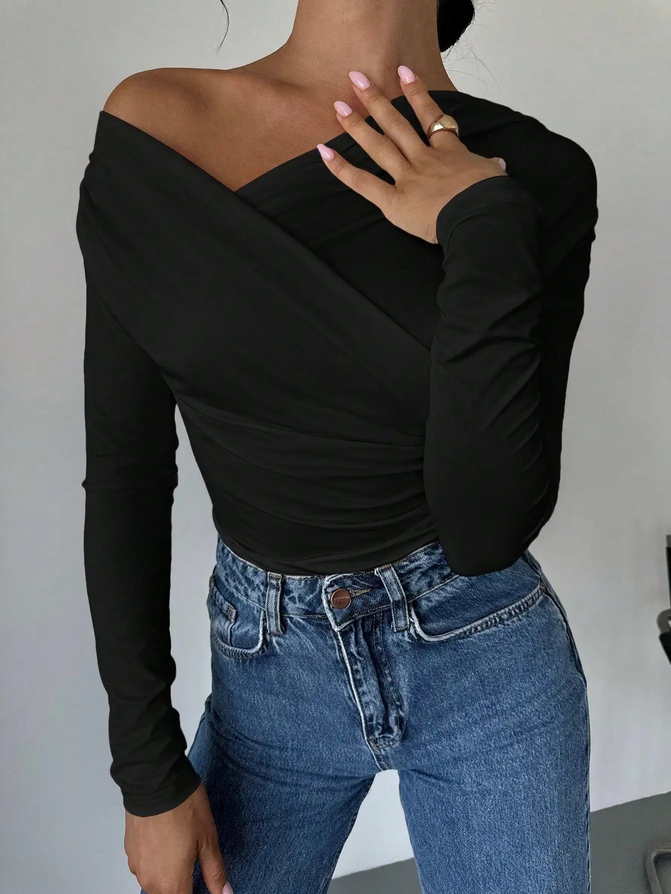 A line shoulder long sleeve top for women new autumn slim temperament short off-the-shoulder knitted T-shirt