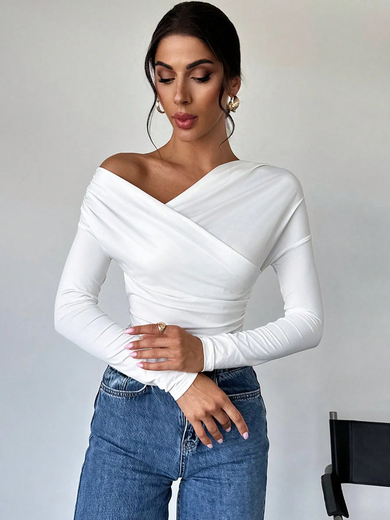 A line shoulder long sleeve top for women new autumn slim temperament short off-the-shoulder knitted T-shirt