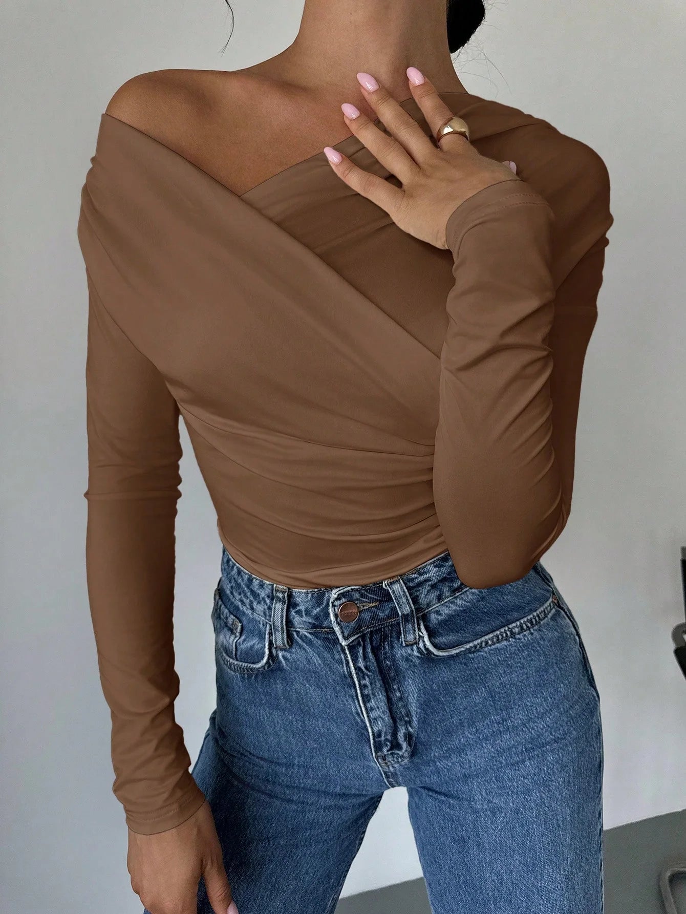A line shoulder long sleeve top for women new autumn slim temperament short off-the-shoulder knitted T-shirt